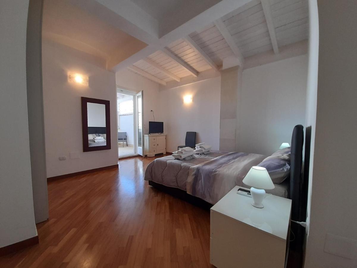 Dimora Emilia Apartamento Lecce Exterior foto