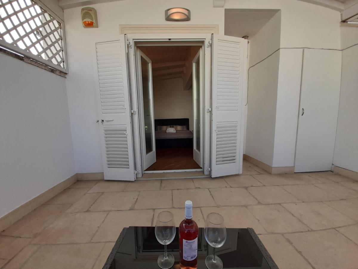 Dimora Emilia Apartamento Lecce Exterior foto