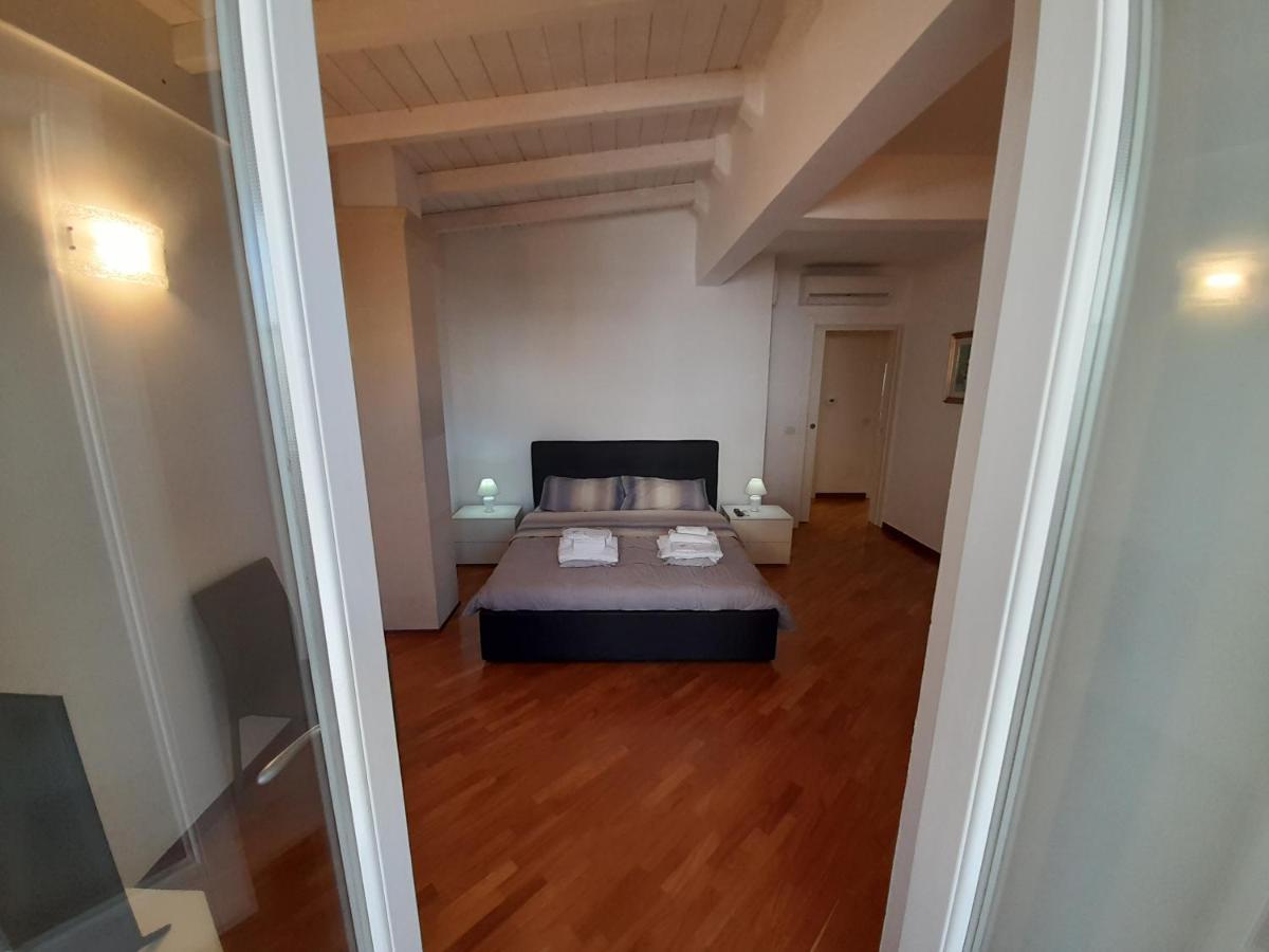 Dimora Emilia Apartamento Lecce Exterior foto